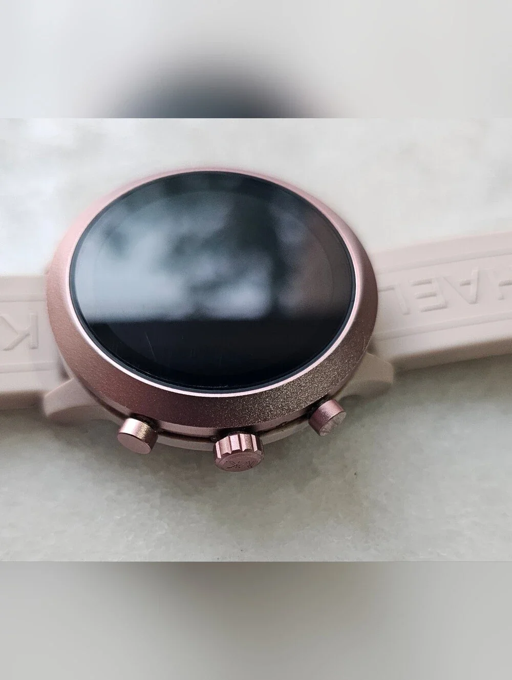 Michael Kors Access MKGO Smartwatch Pink / Rose Gold Silicone